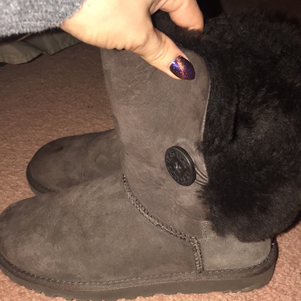 Brown bailey Button ugg boots